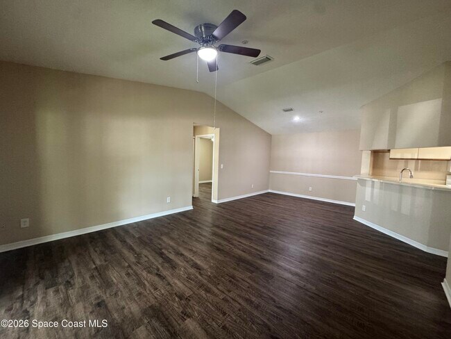 Foto del edificio - 7667 N Wickham Rd