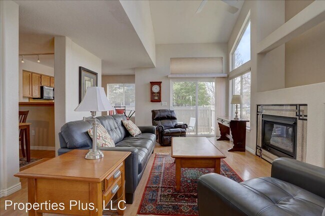 Building Photo - 2 br, 2 bath House - 1038 Delta Dr #D