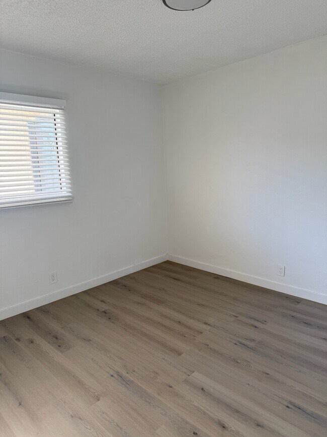 Foto del edificio - 11730 Runnymede St