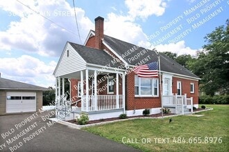 Building Photo - 303 W Main St