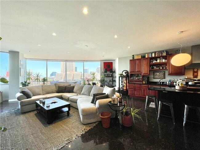 Foto del edificio - 701 W Lakeside Ave