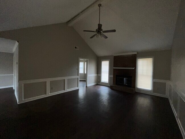 Building Photo - 1050 Trappers Cove