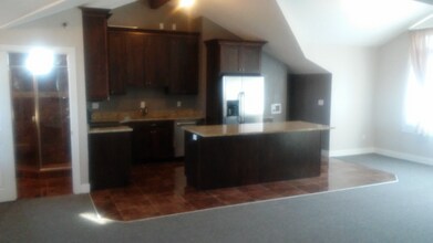Building Photo - 6315 S Cyclamen Sq