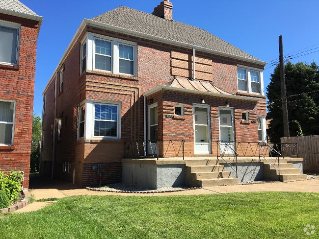 Building Photo - 5815 Mardel Ave
