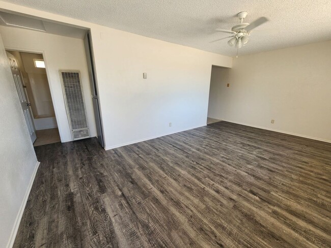 Building Photo - 2 Bedroom home COMING SOON!!!!