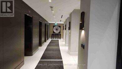 Building Photo - 39 Roehampton Ave