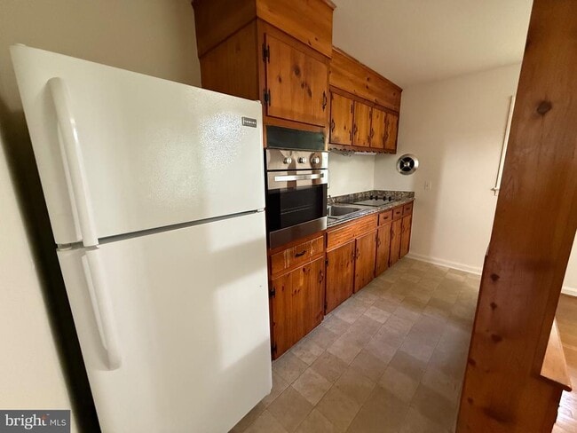 Building Photo - 117 Courtland Dr
