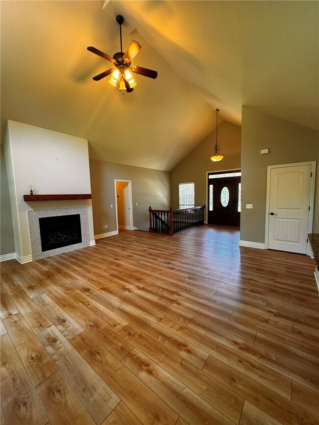 Building Photo - 17 Miller Dr