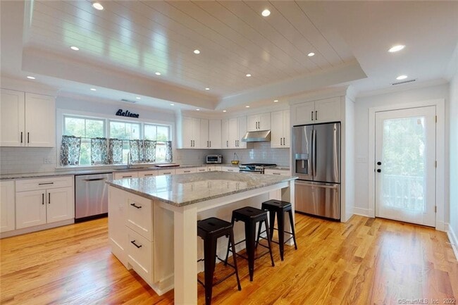 Building Photo - 21 Anthony Ln