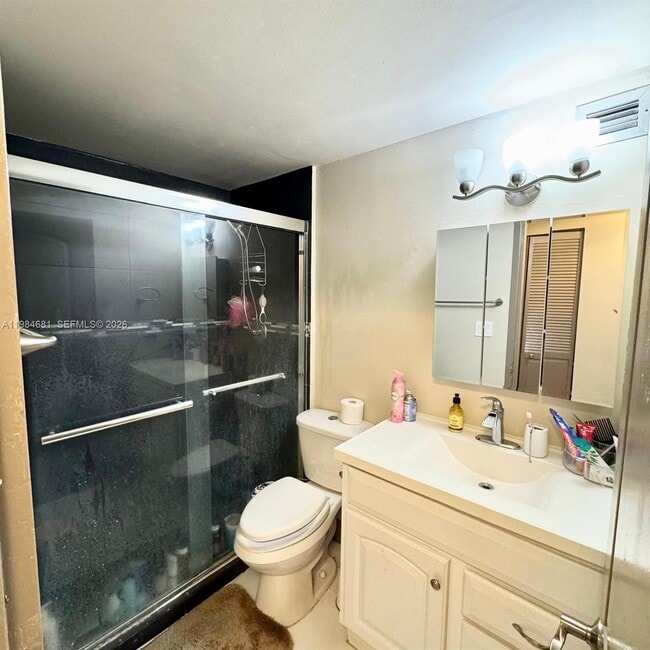 Building Photo - 999 Brickell Bay Dr