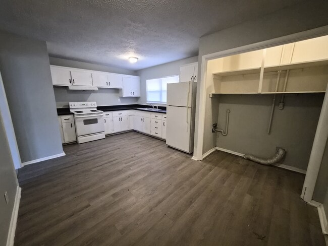 Building Photo - 4102 Biscayne Rd