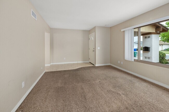 Foto del edificio - Single Family House One Level