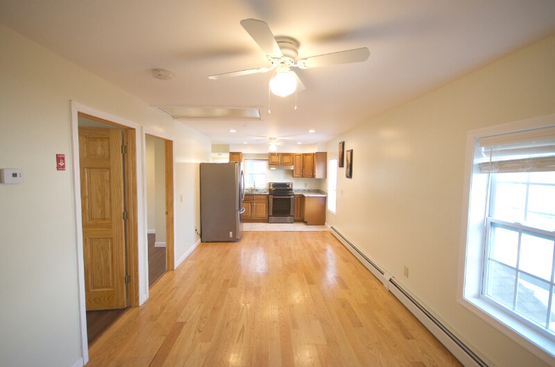 45 N Cliff St Unit 2, Norwich, CT 06360 Room for Rent in Norwich, CT