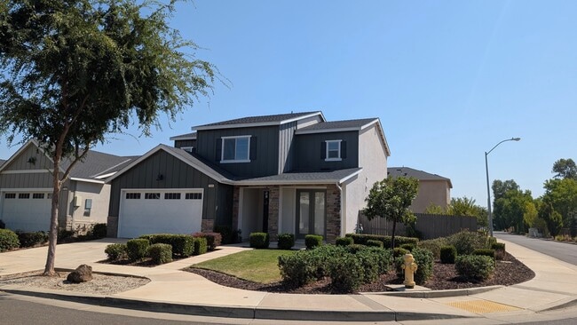 Foto del edificio - 2306 Malaspina Dr