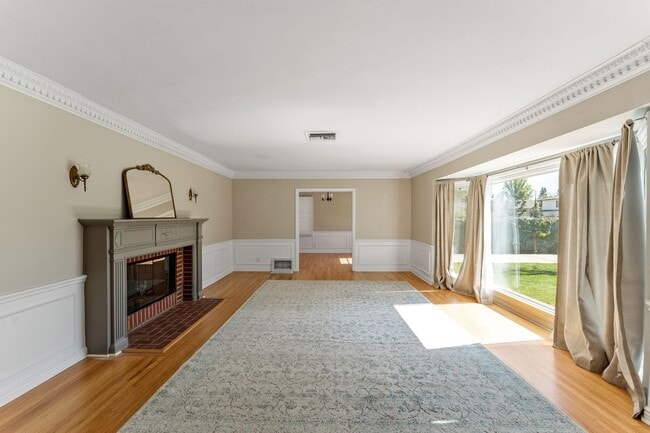 Foto del edificio - Single-story 3+3 in Woodland Hills w/appli...