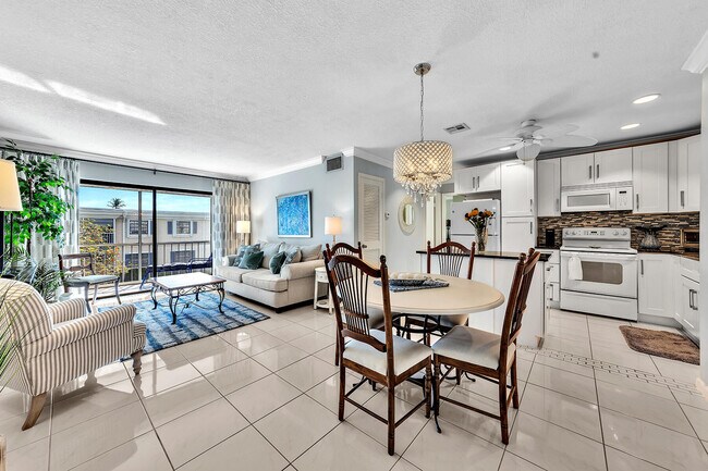 Foto del edificio - 120 Cypress Club Dr