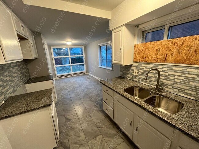 Foto del edificio - 17376 Murray Hill St