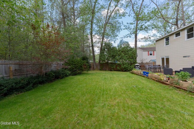 Foto del edificio - 3 Heather Ln