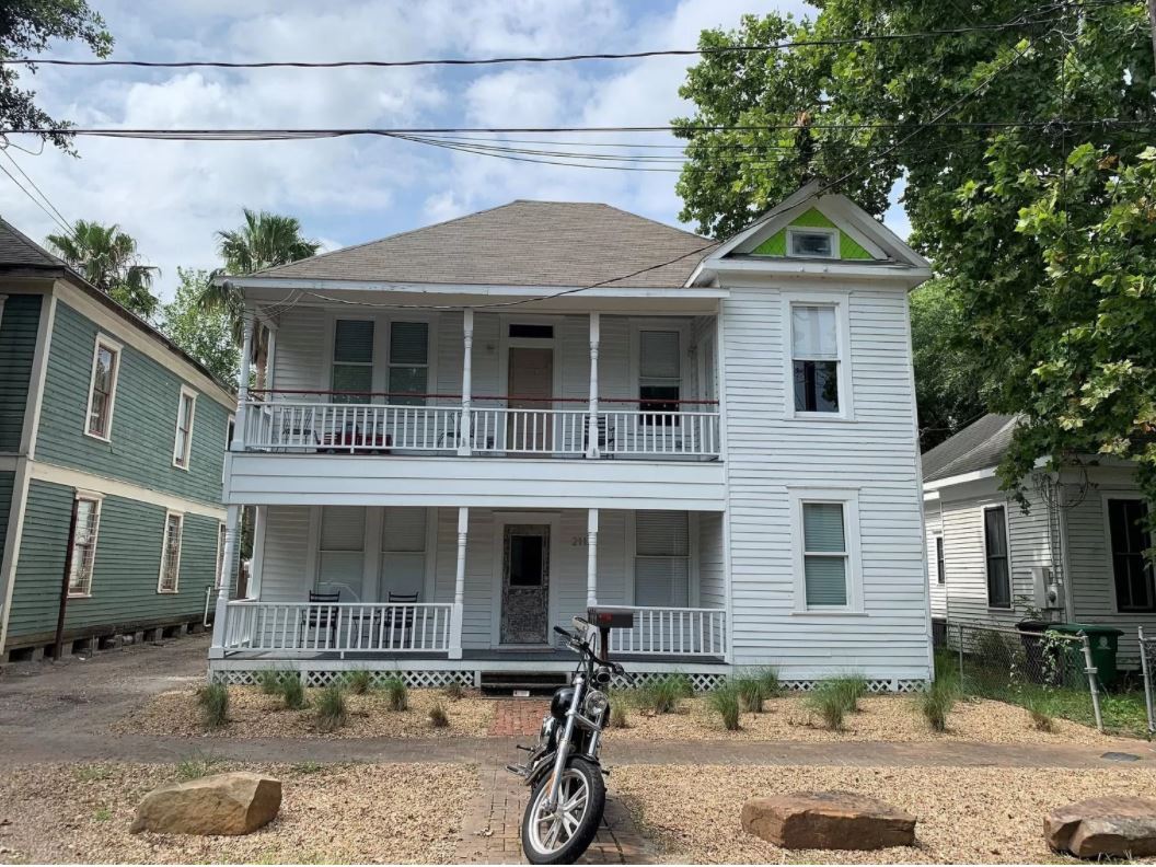 Primary Photo - 2113 Decatur St