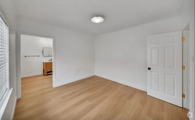 Building Photo - 4252 Deprey Rd