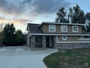 Building Photo - 781 Sherwood Dr
