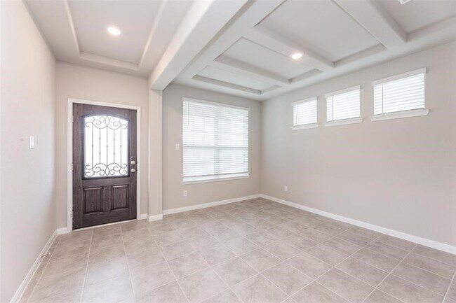 Building Photo - 1230 Glendora Dr