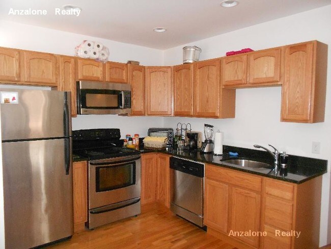 Foto del edificio - 13 Snow Hill St