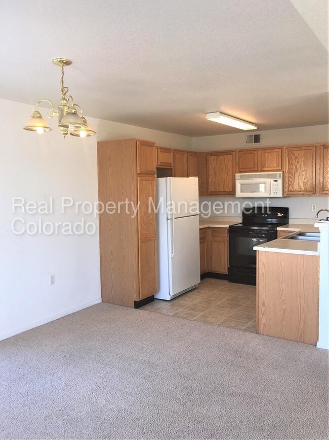 Building Photo - Lovely 3 Bed Condo in Saddle Ridge