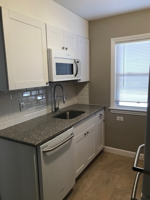 Building Photo - New to Euclid Ohio!