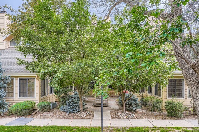 Building Photo - 4862 E Kentucky Ave