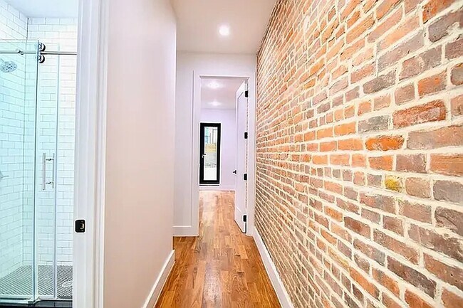 Foto del edificio - 588 Quincy St