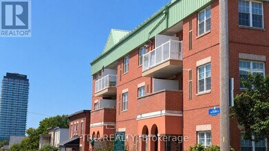 Building Photo - 130 Rochester St
