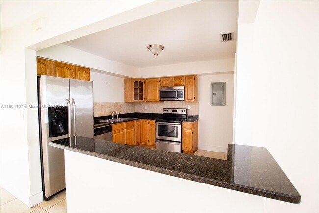 Foto del edificio - 8790 NW 13th St