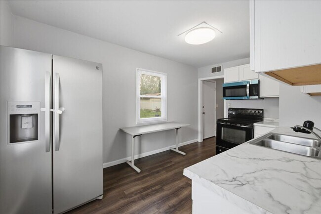Foto del edificio - 3705 N Whittier Pl