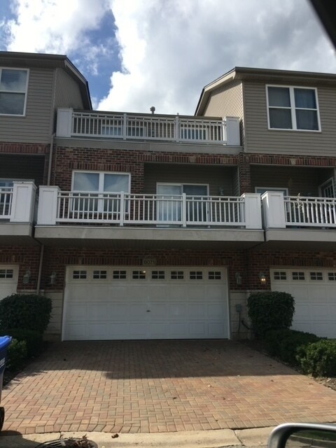 Building Photo - 6071 River Bend Dr
