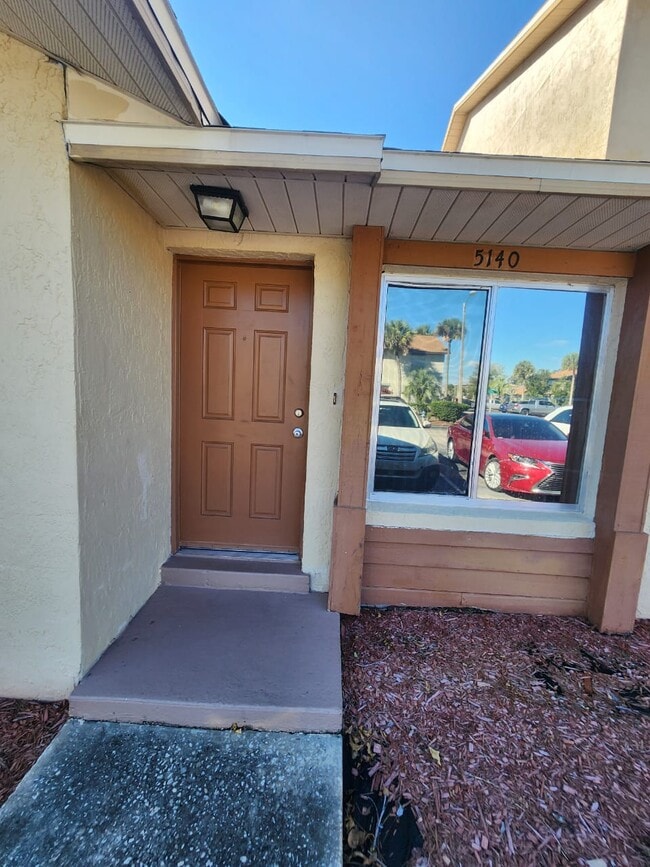 Foto del edificio - 5140 La Mancha Ct