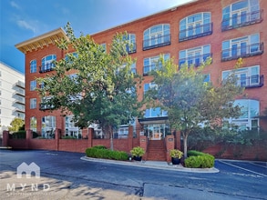 Building Photo - 200 S Dawson St