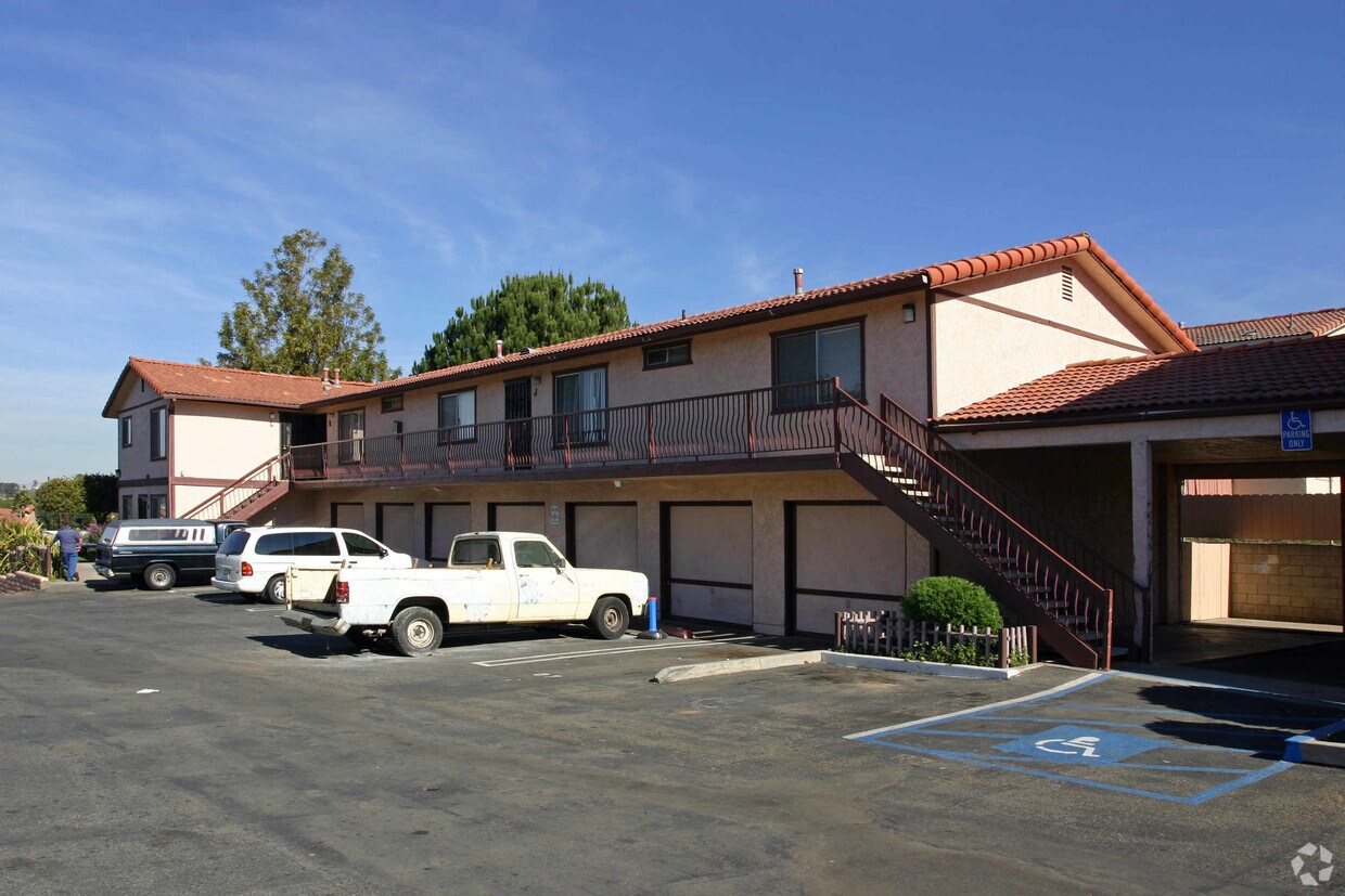 Primary Photo - 155 East Dr
