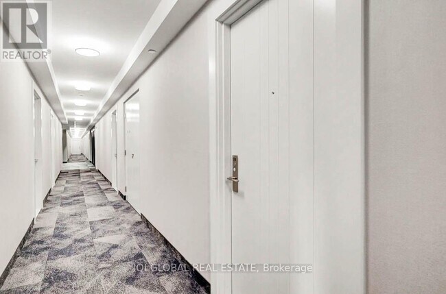 Photo du bâtiment - 2550-2550 Simcoe St N