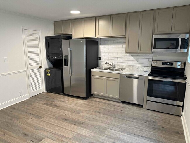 Foto del edificio - 2501 Redwood Ct