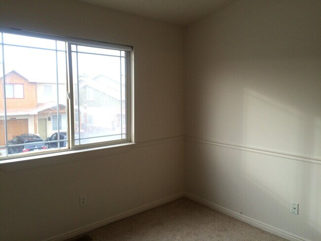 Building Photo - Beautiful 3 bedroom townhome in West Jordan!!