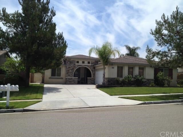 Foto principal - 4029 Inverness Dr