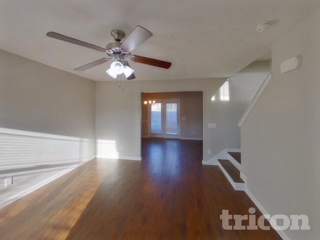 Building Photo - 916 Coolidge Ct