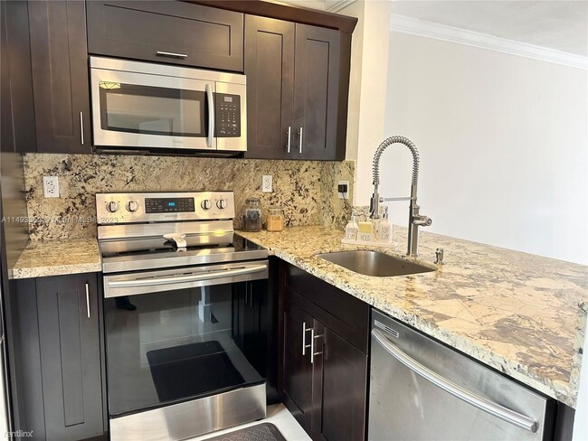 Building Photo - 4 br, 3 bath House - 16826 SW 51st St