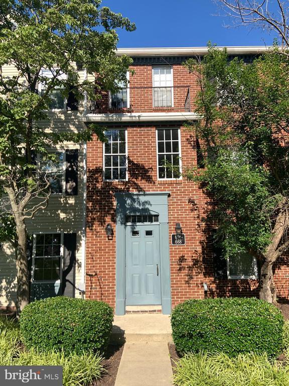 Building Photo - 664 Newbridge Ct