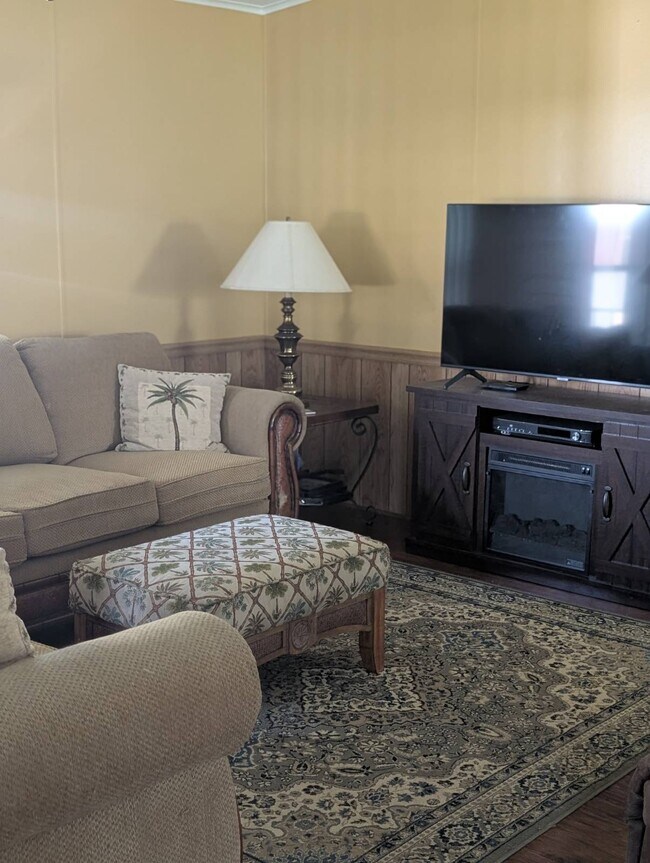 Foto del edificio - 280 Country Club Dr