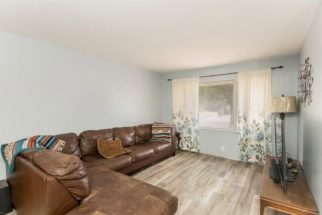 Foto del edificio - 3810 E Skinner St