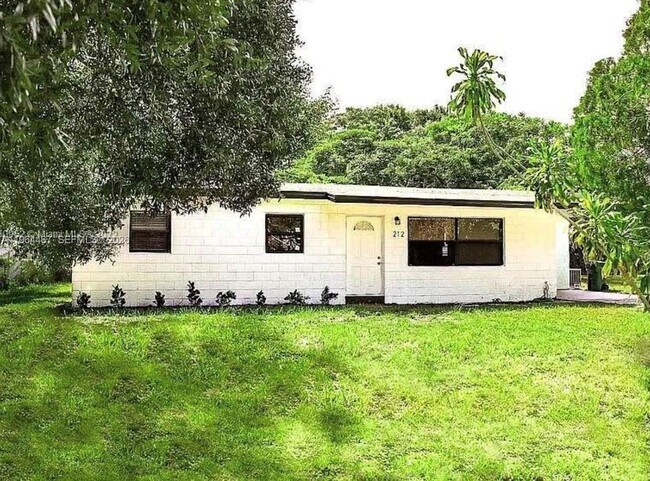 Building Photo - 212 N 41st St