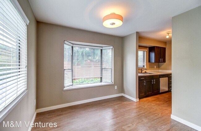 Foto del edificio - 3040-3040 60th Ave SW
