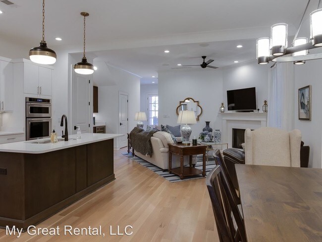 Foto del edificio - 3 br, 3.5 bath House - 116 Toulouse St